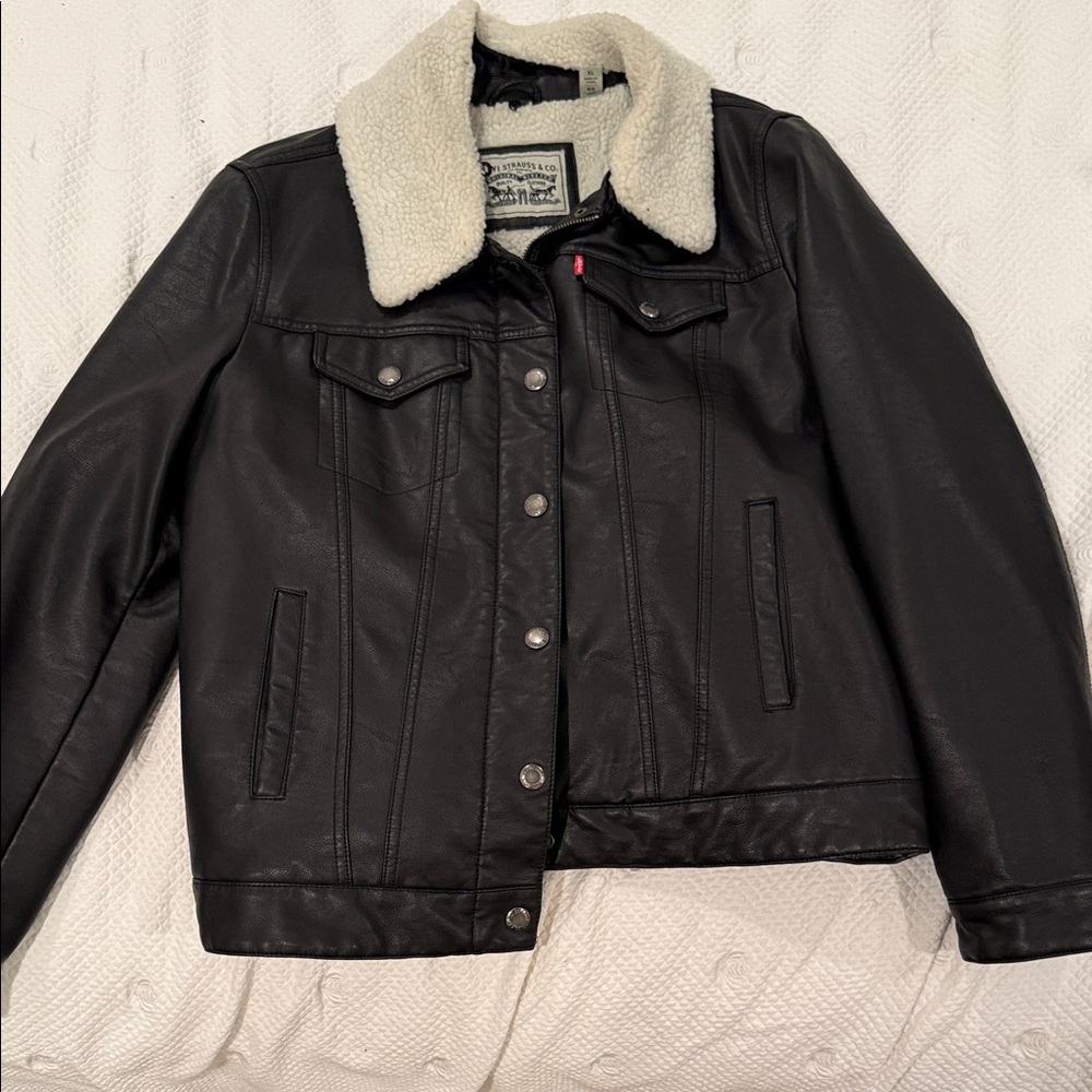 Levi's Black Vegan Jacket with Cream Shearling Collar